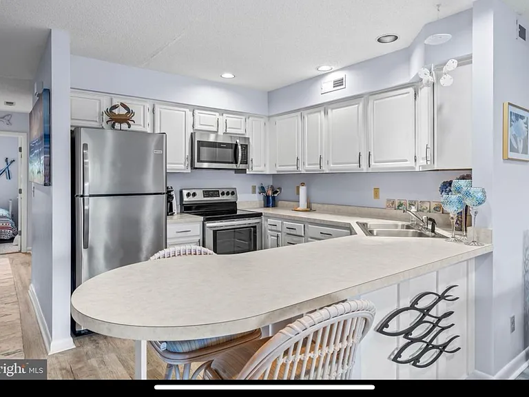 241 American Eagle Way #10 — Photo 21
