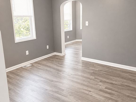 5th image of 4105 Fernhill Ave #2W
