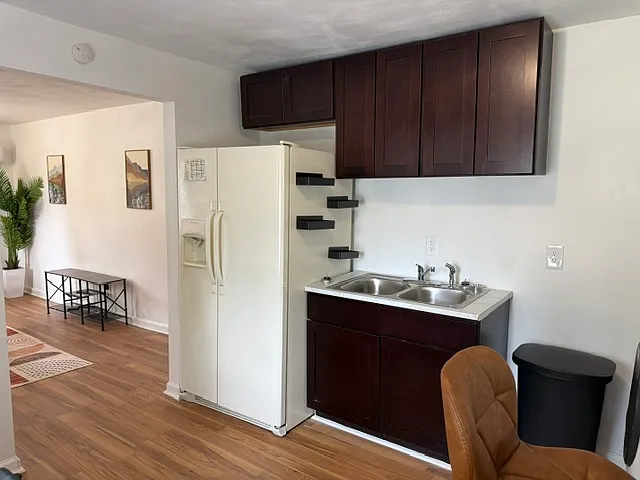 410 Brewer Ave — Photo 7