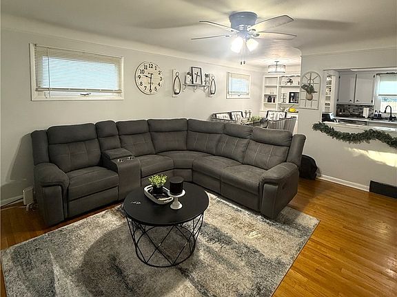 2nd image of 6597 Mandalay Dr