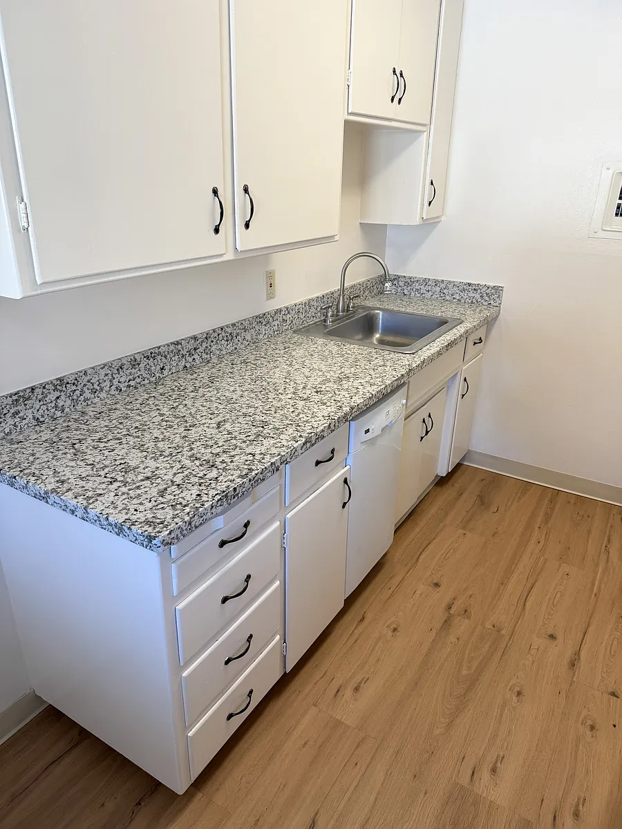 Building Photo - 56 Glen Eyrie Ave