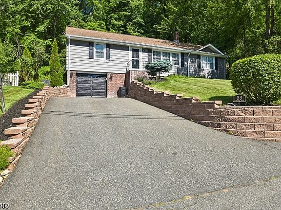2nd image of 33 Avondale Rd