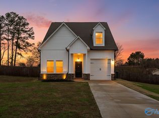 1213 Inglewood Cir, Athens, AL 35611