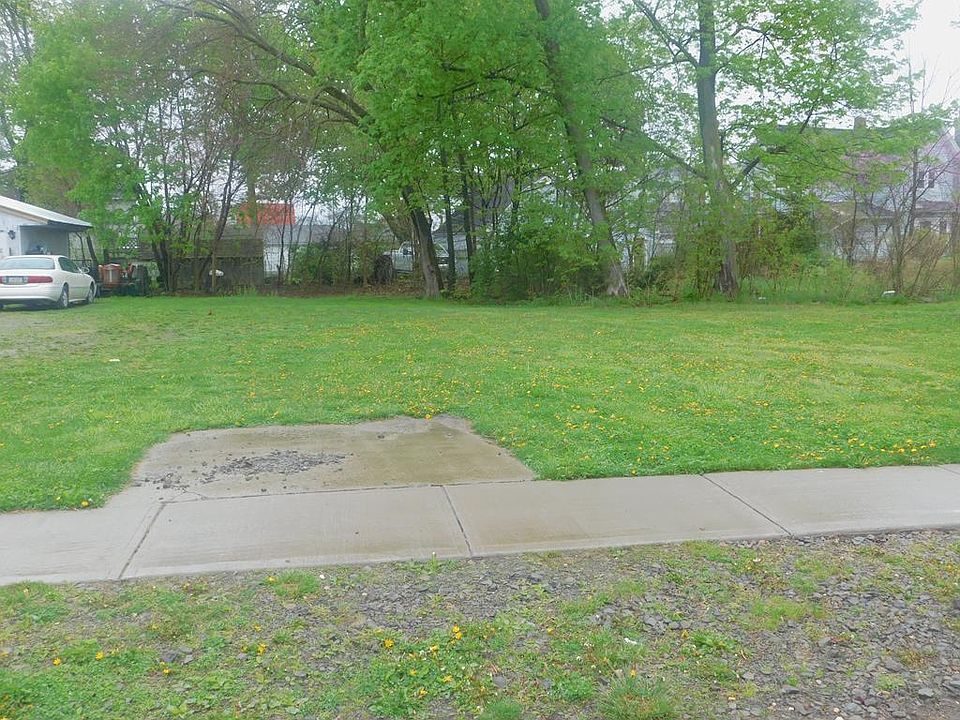 1st image of 104 Valor St