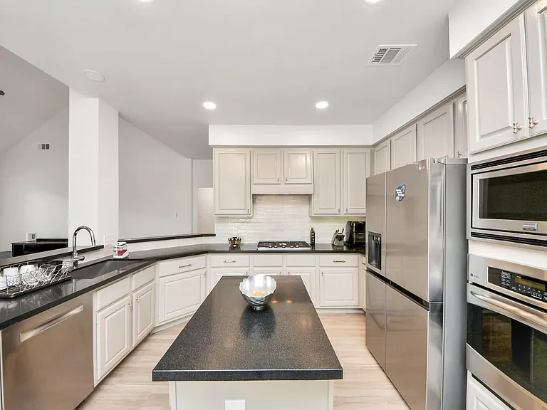 7130 Glenwood Dr — Photo 30