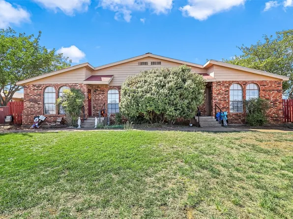 1801 Woodard Ave, Cleburne, TX 76033