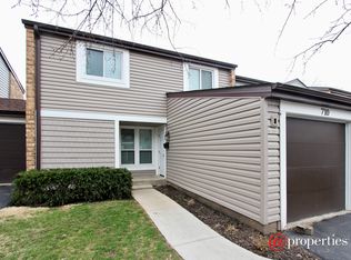 710 Clearwater Ct, Wheeling, IL 60090
