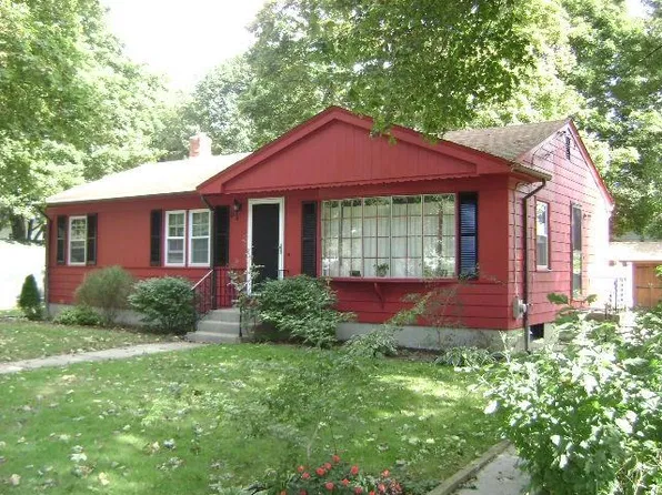 80 Hopkins Ave, Warwick, RI 02818