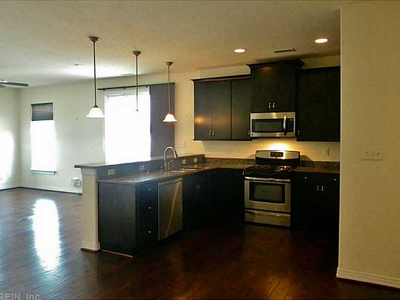 5th image of 2113 Martlet Ln