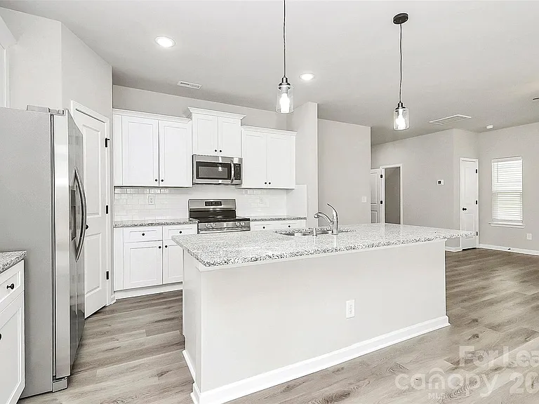 8208 Stonemere Ln — Photo 9