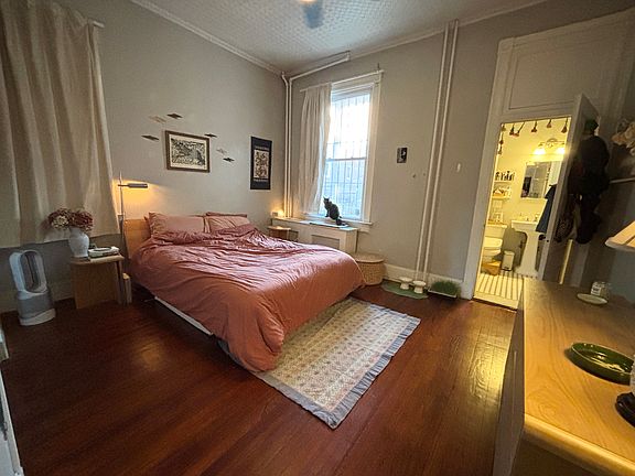 5th image of 3023 Saint Paul St APT 1