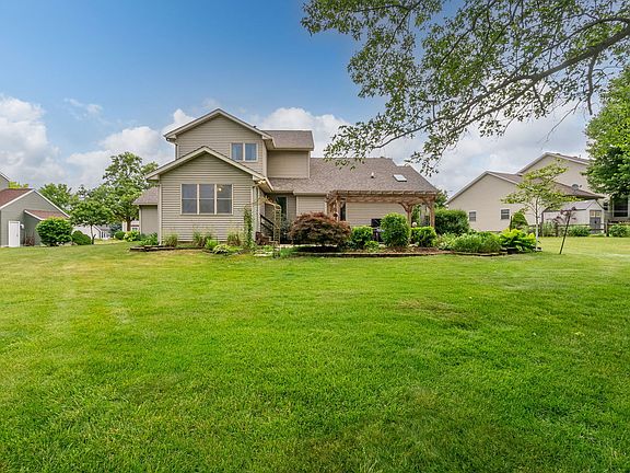 5th image of 915 Pleasant Hill Dr