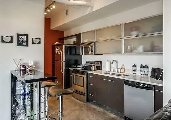 2115 Yeaman Pl — Photo 1