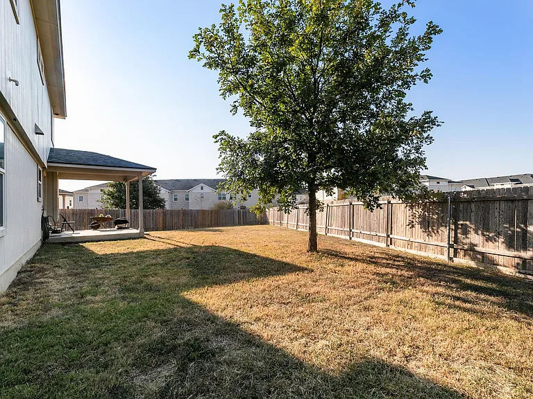 1205 Logan Dr — Photo 7