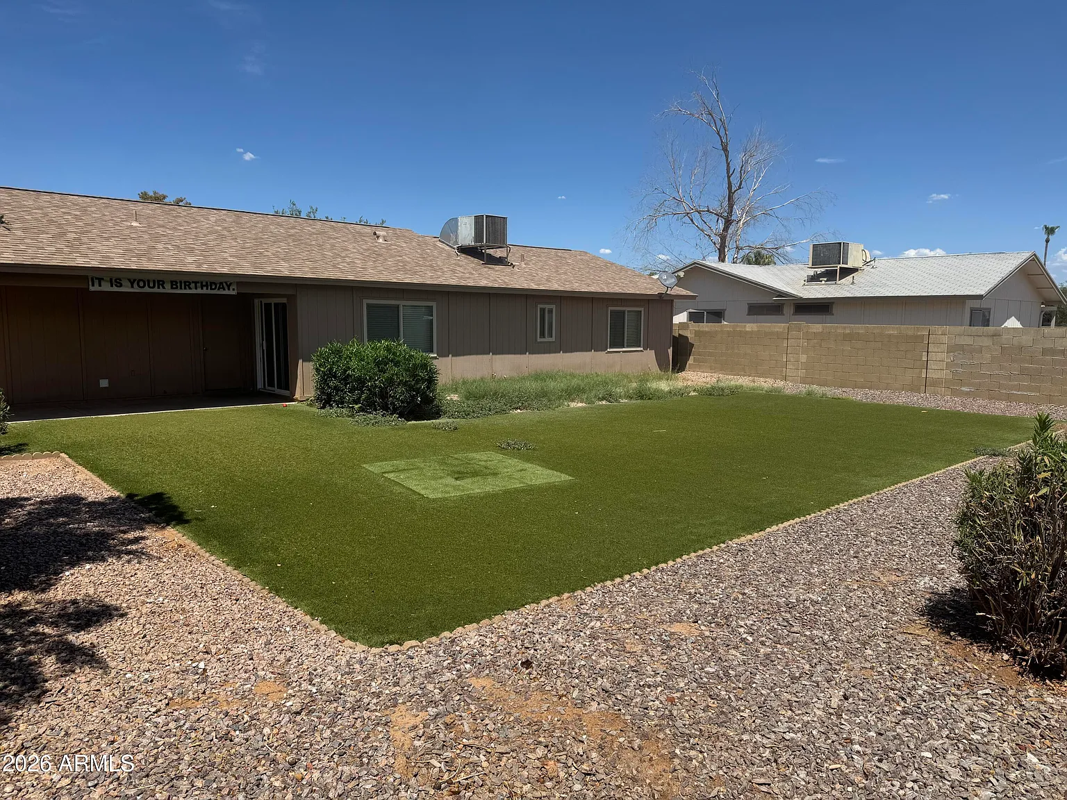 3 bed, 2.0 bath, 1092 sqft, $2,200 — Photo 2