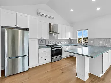 654 Hunter St #2 — Photo 3