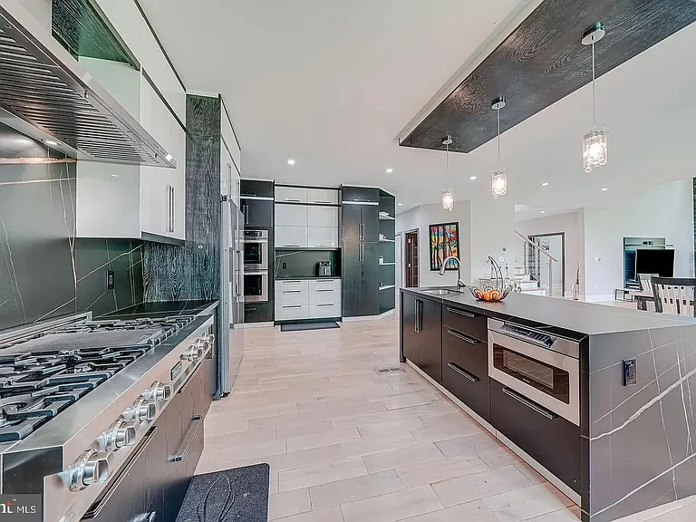 9908 Blake Ln — Photo 14