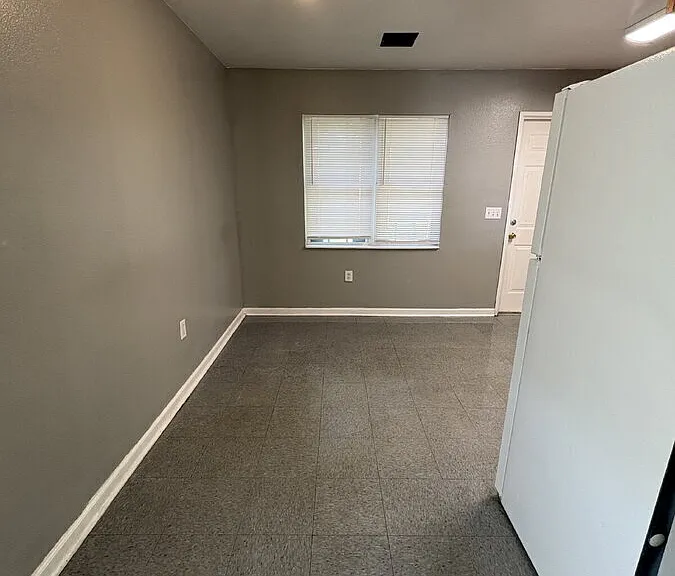 708 W Warren St — Photo 4