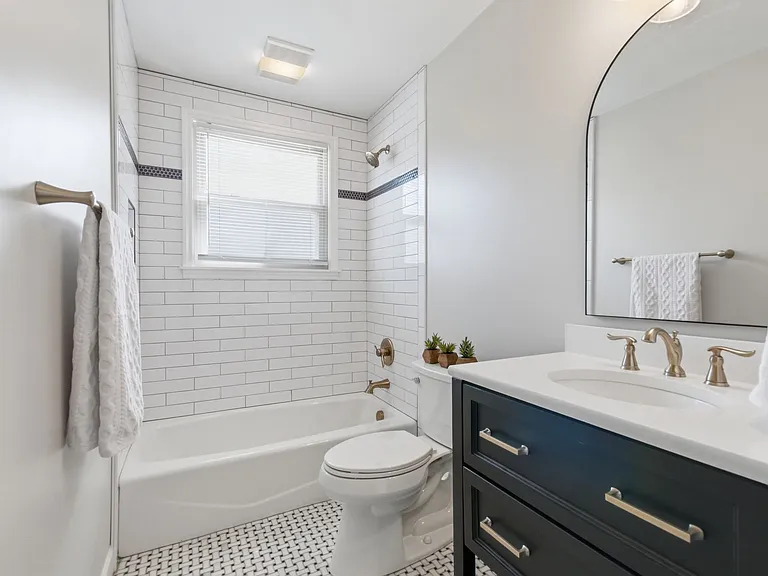 409 Barbara Dr — Photo 45