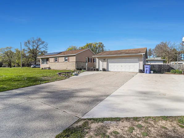 4782 Hunt St, Montague, MI 49437