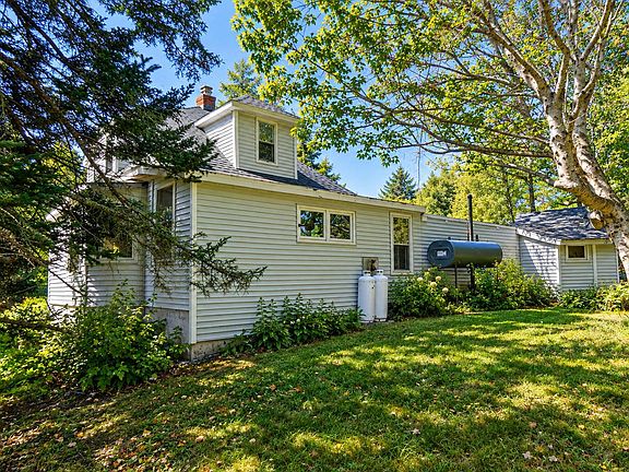 3rd image of 32 Emhardt Road