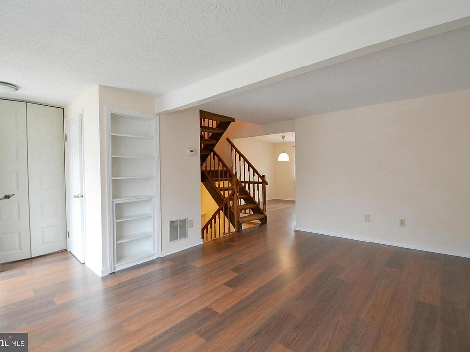 1st image of 6832 Heatherway Ct