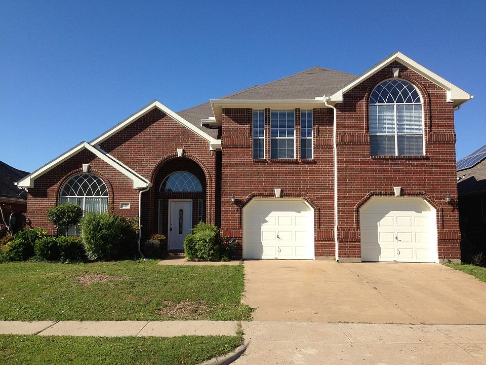 1st image of 319 Jennifer Ln