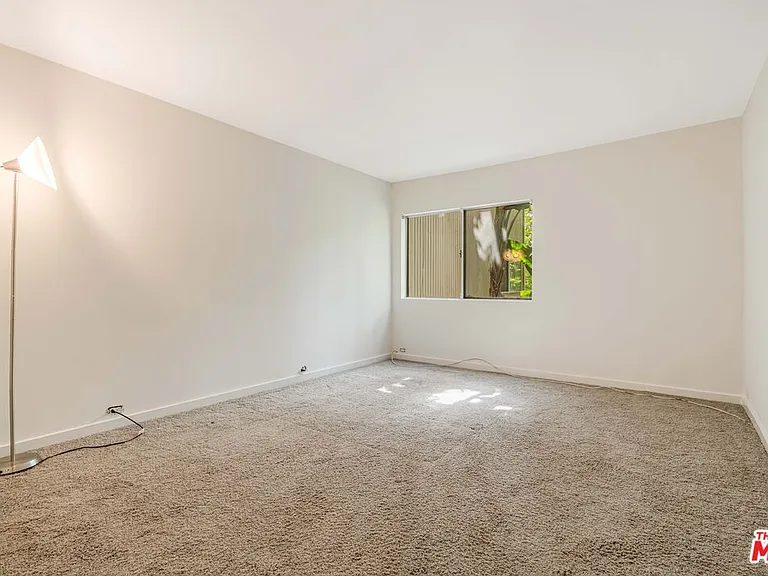 330 S Barrington Ave #210 — Photo 13