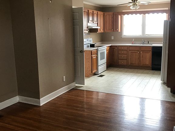 Spacious kitchen and dining 