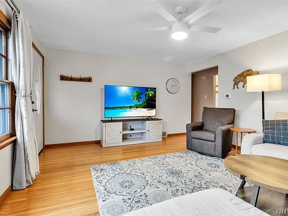 4th image of 2932 Krueger Rd