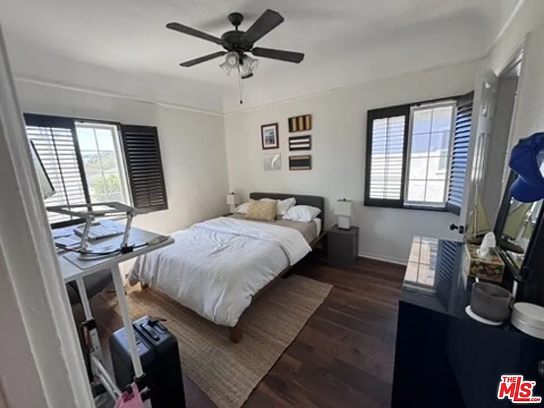 1425 S Curson Ave — Photo 10