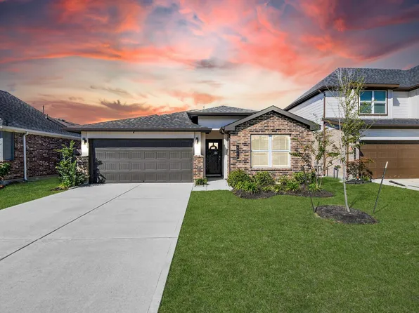 4946 Pine Haven Ln, Fresno, TX 77545