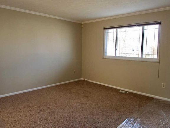 5th image of 2389 Clover Blossom Ct