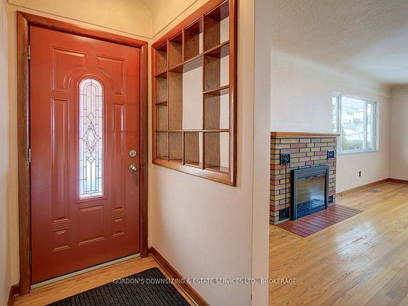 4th image of 300 Old Quarry Rd