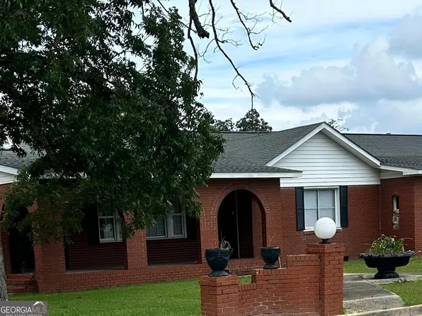 202 E 15th St, Alma, GA 31510