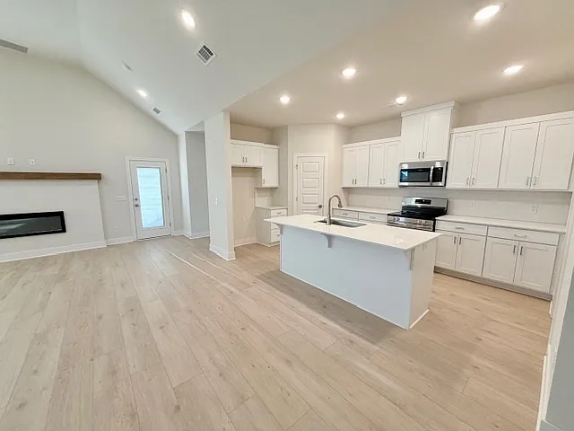 416 S Calico Ave — Photo 7