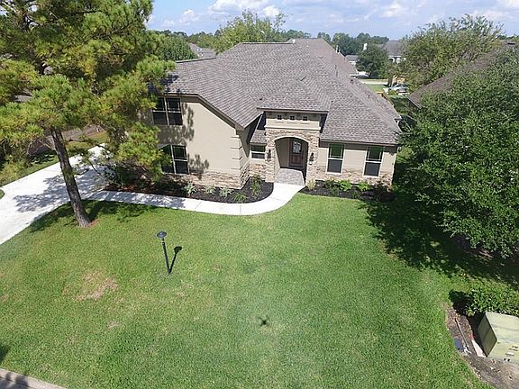 3rd image of 650 Edgewood Dr