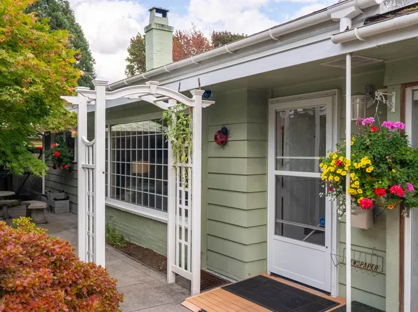 1222 Rosewood Cres, North Vancouver, BC V7P 1H4