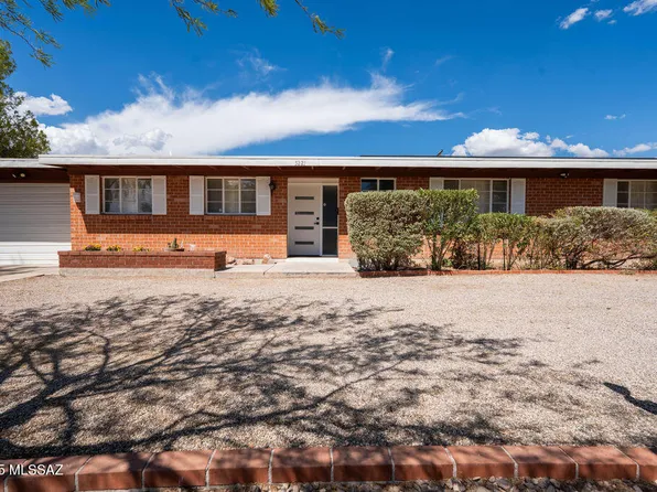 5221 E Hawthorne Pl, Tucson, AZ 85711
