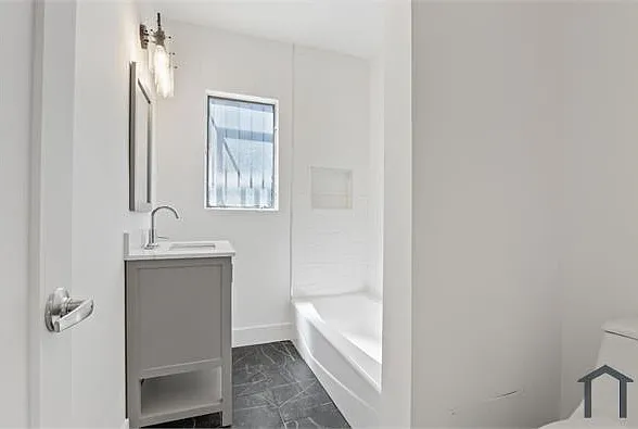 150 S Alvarado St #6 — Photo 10