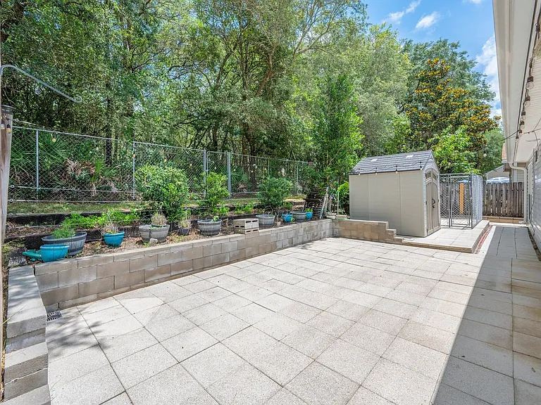 804 Sparkleberry Cv — Photo 38