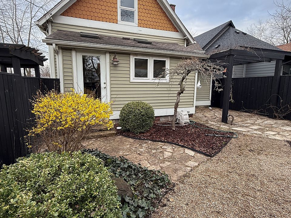 2nd image of 308 N 10th St