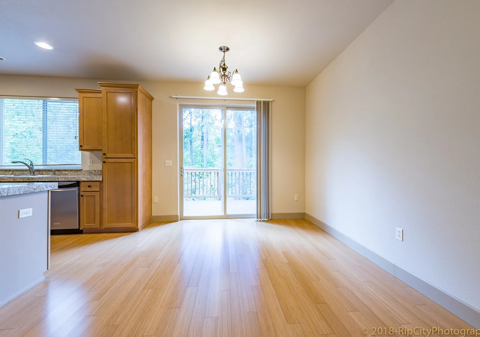 3 bed 2.5 bath + 2 Car Garage Townhome + A/C + Deck +Minutes from Orenco and Intel! — Photo 4