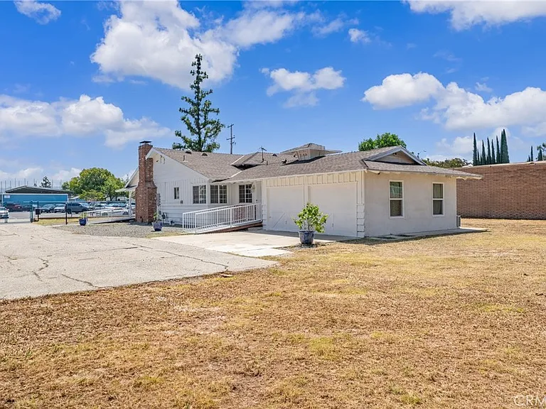 1345 S Jellick Ave — Photo 33