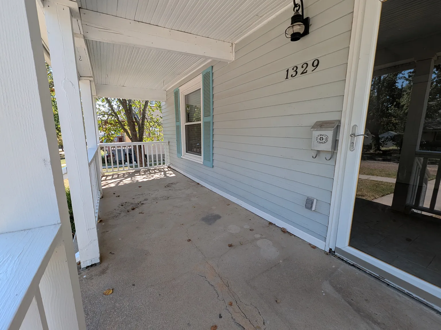 2 bed, 1.5 bath, 1305 sqft, $1,300 — Photo 2