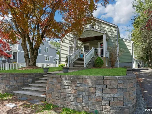 54 Chestnut Ave, Park Ridge, NJ 07656
