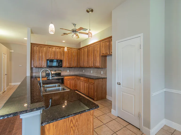 8249 Fall Crest Dr — Photo 8