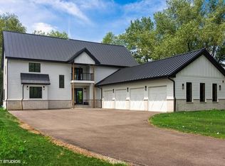 166 S Ela Rd, Barrington, IL 60010