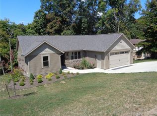 2249 Kimberley Dr NW, Dover, OH 44622