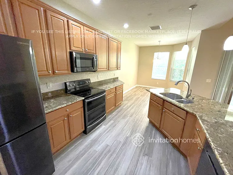 9320 Black Thorn Loop — Photo 6